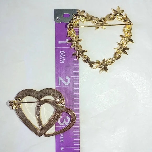 2 HEART BROOCHES - LIZ CLAIBORNE & ROMAN - PEARL & FLORAL - Picture 4 of 7